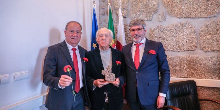 Oliveira do Hospital assinalou 50 anos do 25 de Abril com reflexão sobre as conquistas da democracia que proporcionam o progresso do concelho