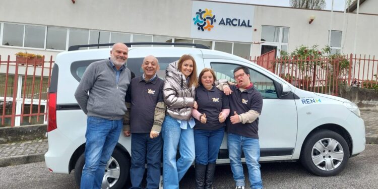 REN doa viatura à ARCIAL