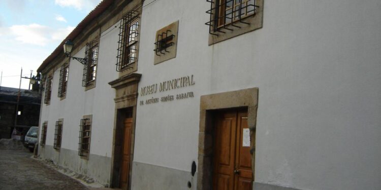 Oliveira do Hospital assinala 𝗗𝗶𝗮 𝗜𝗻𝘁𝗲𝗿𝗻𝗮𝗰𝗶𝗼𝗻𝗮𝗹 𝗱𝗼𝘀 𝗠𝘂𝘀𝗲𝘂𝘀