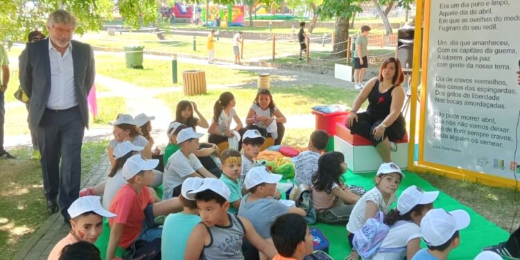 Caminhada pela cidade e plantação de árvores no Parque dos Marmelos encerram atividades do Dia da Criança
