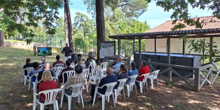 Projeto “RecolhaBiOH” entrega meia centena de compostores à população