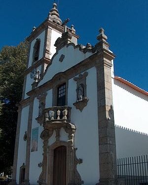 Larápios roubaram 500 euros em esmolas da Igreja Matriz de Oliveira do Hospital
