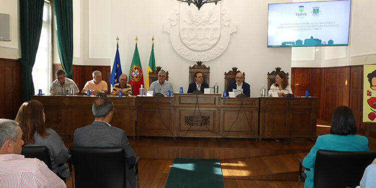 Município de Tábua transmite património para freguesias