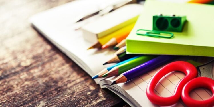 Município de Seia reforça apoio escolar com subsídio para cadernos de atividades e material escolar