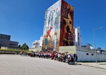 Mural em memória do grande incêndio de 15 de Outubro de 2017 não deixa ninguém indiferente em Oliveira do Hospital