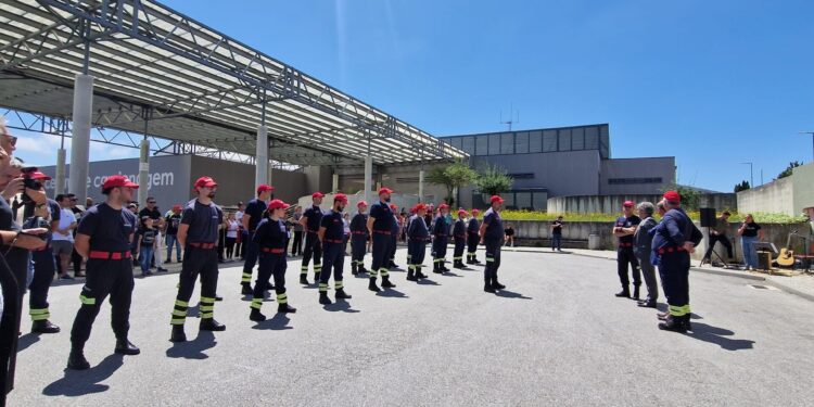 Mural em memória do grande incêndio de 15 de Outubro de 2017 não deixa ninguém indiferente em Oliveira do Hospital