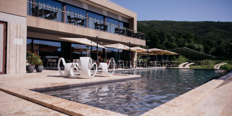 Aqua Village Resort celebra Dia Internacional do Turismo com homenagem aos Bombeiros de Oliveira do Hospital e Vila Nova de Oliveirinha