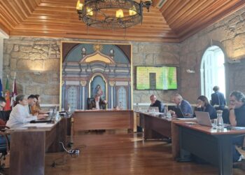 Presidente da Câmara de Oliveira do Hospital apresenta projeto do IC 6 e solicita início das obras em 2025