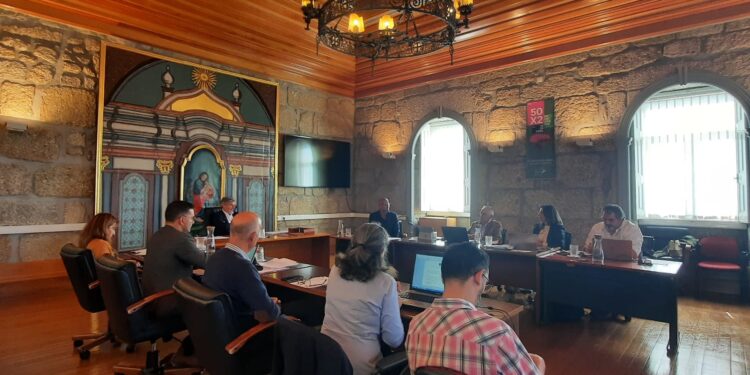Vereador da oposição critica falta de comunicação sobre atribuição do nome José Carlos Alexandrino ao novo auditório da Casa da Cultura