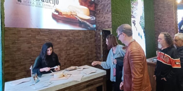 Oliveira do Hospital promove Festa do Queijo Serra da Estrela na Feira Internacional de Turismo de Madrid
