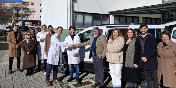 Município de Oliveira do Hospital entregou viatura elétrica  ao Centro de Saúde para reforçar cuidados domiciliários à população