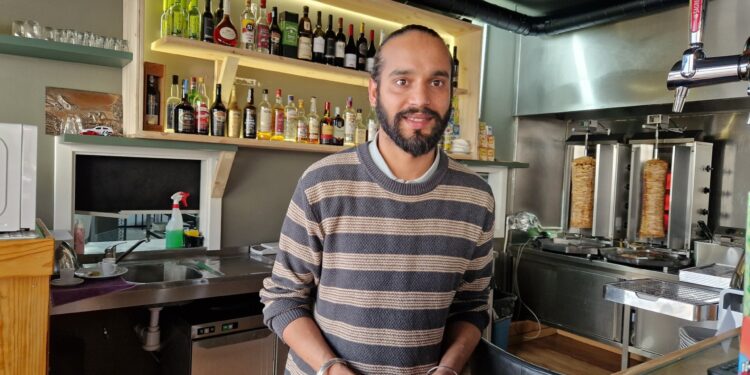Dono de restaurante indiano na cidade de Oliveira do Hospital denuncia perseguições e ameaças de líder local do CHEGA