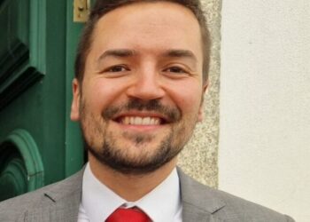 Jornalista Pedro Miguel Coelho exaltou “orgulho” oliveirense e “pediu mais Abril” nas comemorações dos 51 anos da Revolução