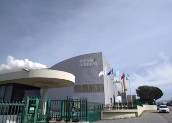Sonae Arauco promove sessão de esclarecimento sobre “plano de investimentos em Oliveira do Hospital”