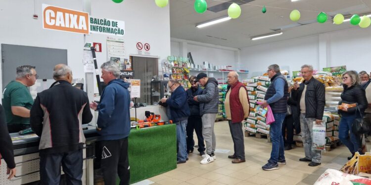 “Dia da Cooperativa” na Loja Agrícola de Oliveira do Hospital promoveu espaço com ofertas aos associados
