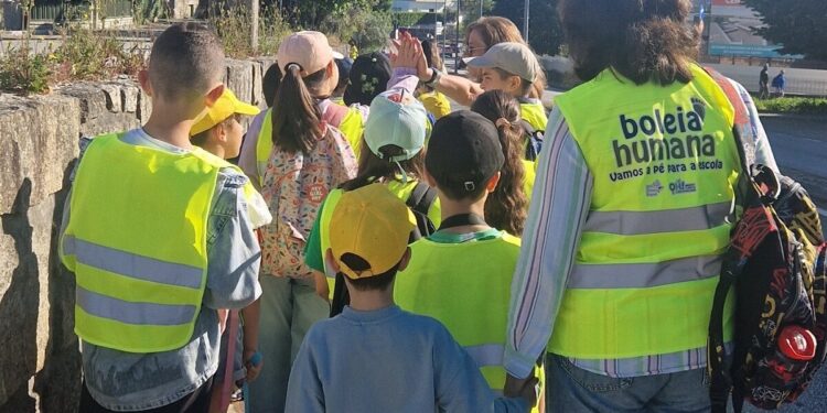 Manhã com menos carros e mais crianças a pé em Oliveira do Hospital