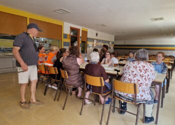 População de Chão Sobral e Gramaça acolhida na Escola da Ponte das Três Entradas