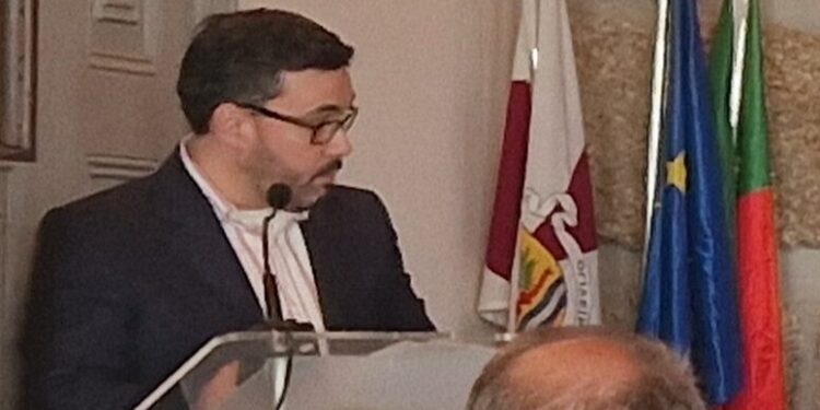Deputado do PSD aponta “falhas por falta de rumo” ao partido na última Assembleia Municipal do mandato