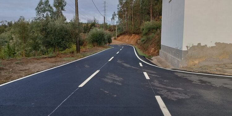 Arganil: Concluída a pavimentação da estrada entre o Mosteiro de Folques e o Alqueve