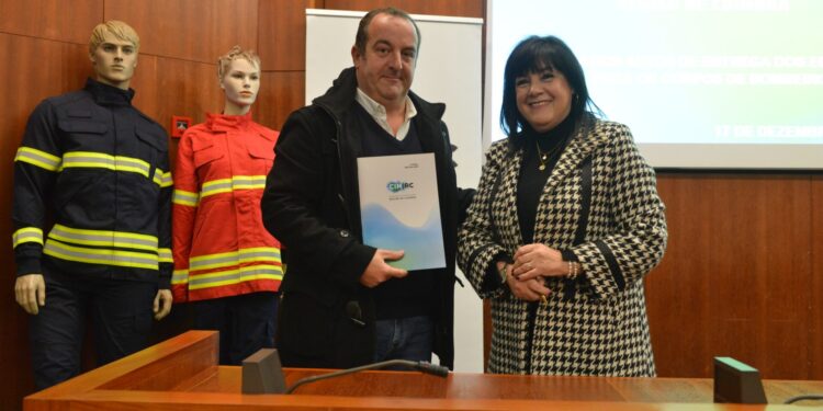 Corporações de Bombeiros vão receber novos Equipamentos de Proteção Individual