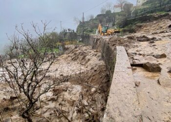Derrocada em Aldeia das Dez obriga ao corte de estrada