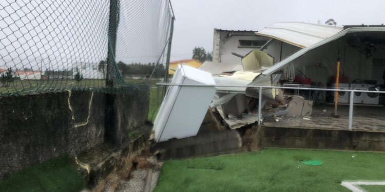 Chuva provoca derrocada e ameaça infraestruturas do CDR Vasco da Gama