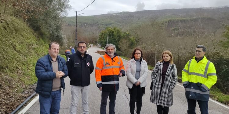“O que resta da estrada pode ceder a qualquer momento”: Autarquia avalia alternativas após derrocada em Penalva de Alva