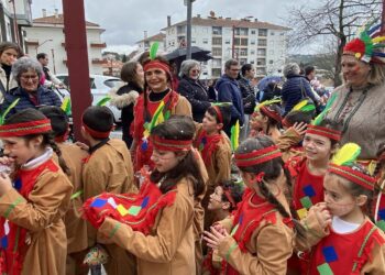 Carnaval do AEOH leva “Figuras e Figurões” às ruas de Oliveira do Hospital com 1700 figurantes