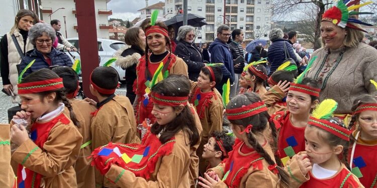 Carnaval do AEOH leva “Figuras e Figurões” às ruas de Oliveira do Hospital com 1700 figurantes