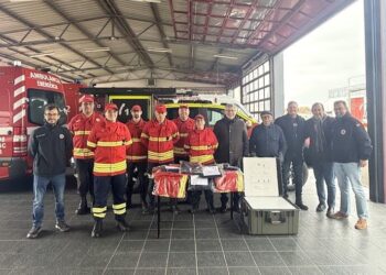 Câmara Municipal entrega equipamentos de proteção individual e sistemas de comunicação aos bombeiros
