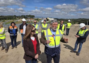 Energia limpa revoluciona competitividade da Zona Industrial com redução significativa de custos