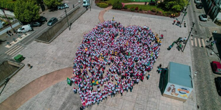 Região de Coimbra celebra envelhecimento ativo com encontro de mil seniores em Oliveira do Hospital