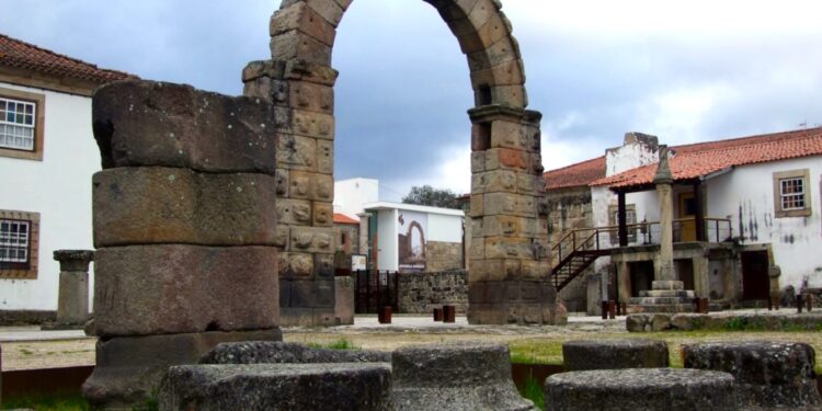 Município candidata Bobadela Romana, Capela dos Ferreiros e Igreja Moçárabe de Lourosa às Novas 7 Maravilhas de Portugal