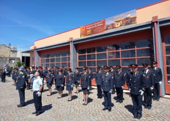 Bombeiros de Lagares da Beira comemoram 80 anos com homenagens e apelos ao reforço do setor