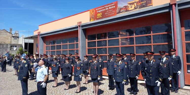Bombeiros de Lagares da Beira comemoram 80 anos com homenagens e apelos ao reforço do setor