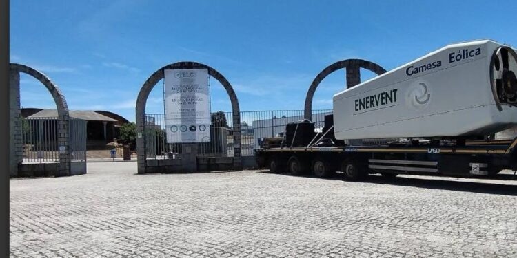 Chegada de componentes de torre eólica gera alarme em Lagares da Beira, mas Junta de Freguesia garante que equipamento não será instalado
