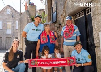 Fundação Benfica e GNR apoiam famílias de Oliveira do Hospital com entrega de eletrodomésticos