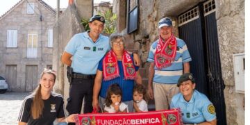 Fundação Benfica e GNR apoiam famílias de Oliveira do Hospital com entrega de eletrodomésticos